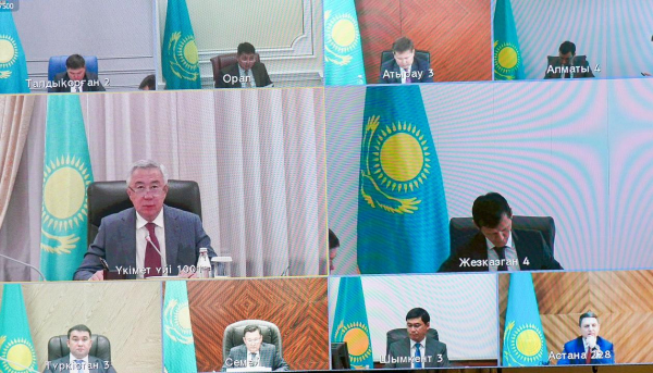 Казахстан ужесточает наказания за завышение цен на социальные продукты питания