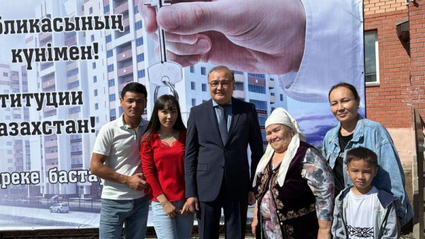 Ключи очередникам: 50 человек получили квартиры в Темиртау Ключи очередникам: 50 человек получили квартиры в Темиртау