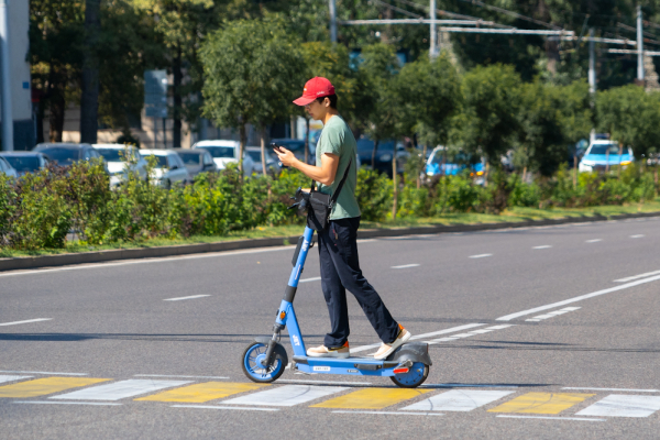 Когда в казахстанских городах наступит порядок с самокатами? | Inbusiness.kz Когда в казахстанских городах наступит порядок с самокатами? | Inbusiness.kz