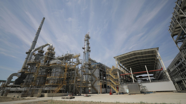 Из-за перебоев с электроснабжением остановили работу установок на Атырауском НПЗ Из-за перебоев с электроснабжением остановили работу установок на Атырауском НПЗ