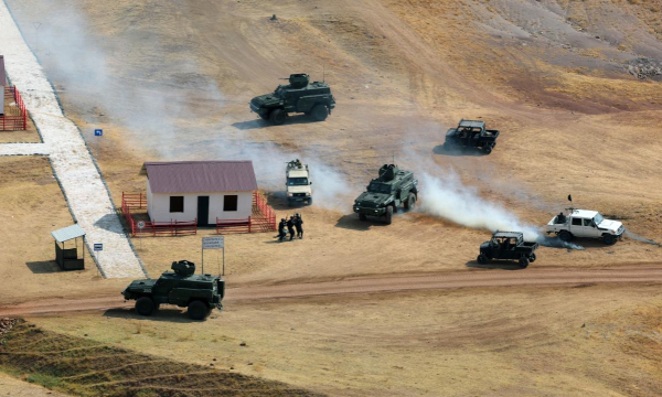 Международные манёвры: Шесть стран против терроризма Международные манёвры: Шесть стран против терроризма