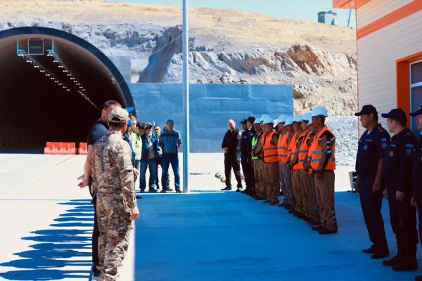 Учения  в автодорожном тоннеле: оперативные действия в условиях ЧС Учения  в автодорожном тоннеле: оперативные действия в условиях ЧС