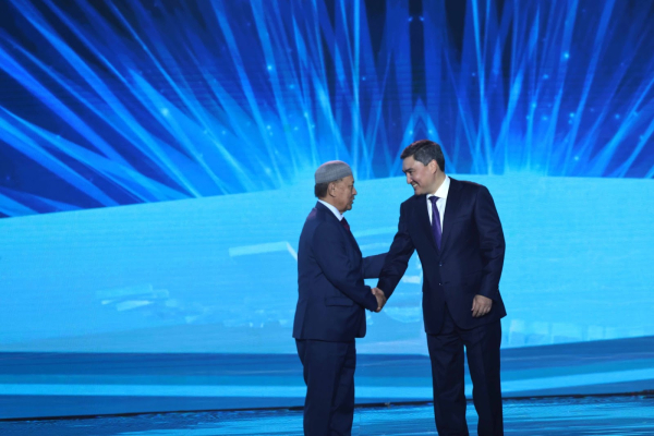 125 лет казахстанской нефти: ветераны отрасли награждены от имени Президента 125 лет казахстанской нефти: ветераны отрасли награждены от имени Президента