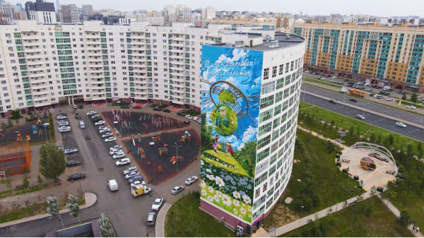 &laquo;Таза Қазақстан&raquo;: 40-метровый мурал стал центром внимания столицы