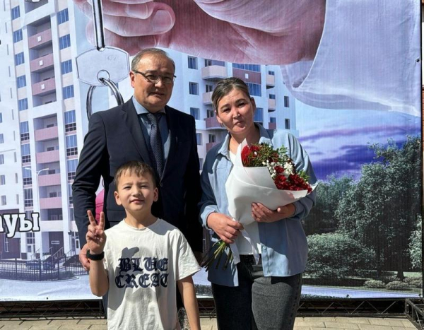 Ключи очередникам: 50 человек получили квартиры в Темиртау Ключи очередникам: 50 человек получили квартиры в Темиртау