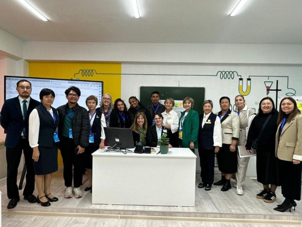 Столичную школу посетили мировые педагоги-исследователи Столичную школу посетили мировые педагоги-исследователи