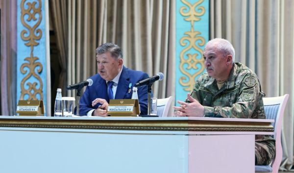 Министр обороны ознакомил ветеранов с перспективами развития Вооруженных сил Министр обороны ознакомил ветеранов с перспективами развития Вооруженных сил