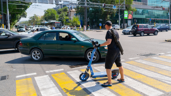 Когда в казахстанских городах наступит порядок с самокатами? | Inbusiness.kz Когда в казахстанских городах наступит порядок с самокатами? | Inbusiness.kz