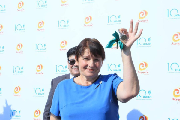 Ключи от новых домов вручили в Актюбинской области Ключи от новых домов вручили в Актюбинской области