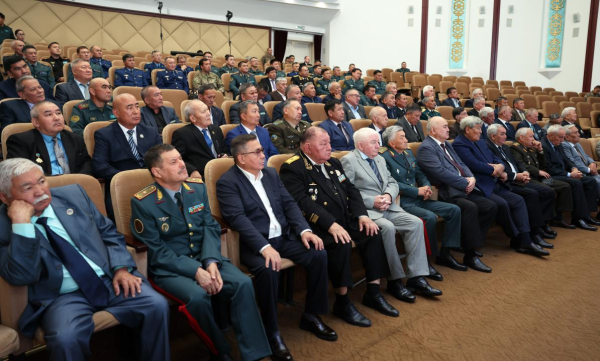 Министр обороны ознакомил ветеранов с перспективами развития Вооруженных сил Министр обороны ознакомил ветеранов с перспективами развития Вооруженных сил