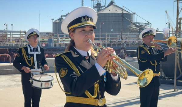 В Актау прошел дружеский визит кораблей Каспийской флотилии России В Актау прошел дружеский визит кораблей Каспийской флотилии России