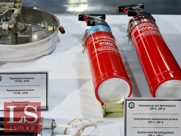 Казахстан зависит от импорта огнетушителей и тракторов. Инфографика Казахстан зависит от импорта огнетушителей и тракторов. Инфографика