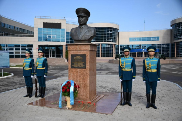 90 кадетов Военного колледжа имени Сагадата Нурмагамбетова приняли Военную присягу