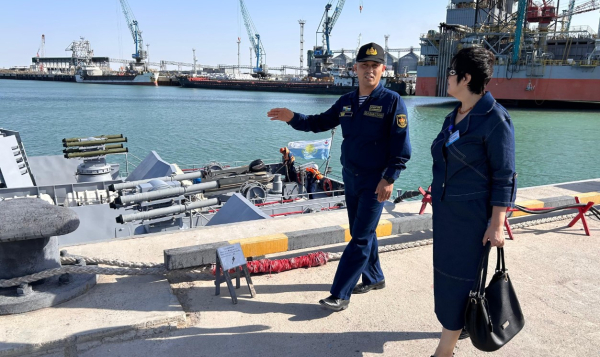 Комитет солдатских матерей посетил корабли ВМС в Актау