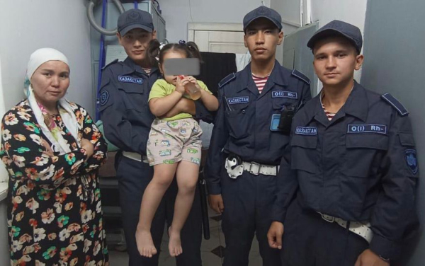 Гвардейцы нашли потерявшегося ребенка в Жанаозене