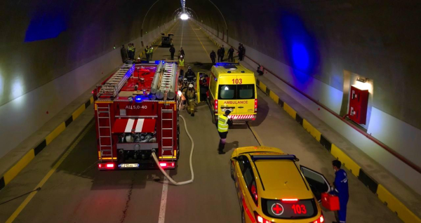 Учения  в автодорожном тоннеле: оперативные действия в условиях ЧС Учения  в автодорожном тоннеле: оперативные действия в условиях ЧС