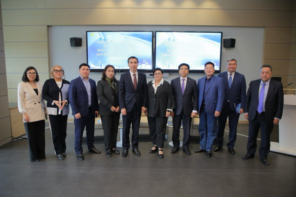 В Президентском центре обсудили Послание Главы государства народу Казахстана В Президентском центре обсудили Послание Главы государства народу Казахстана