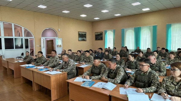 Военнослужащие заслушали ежегодное послание Военнослужащие заслушали ежегодное послание