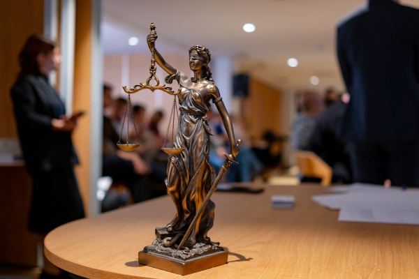 Кто зарабатывает на казахстанцах 400% маржи? | Inbusiness.kz