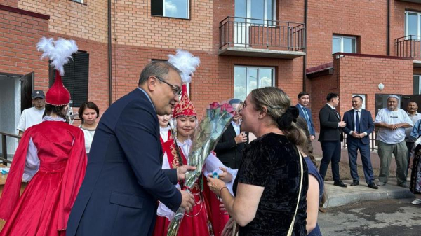 Ключи очередникам: 50 человек получили квартиры в Темиртау Ключи очередникам: 50 человек получили квартиры в Темиртау