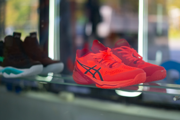 Кто зарабатывает на казахстанцах 400% маржи? | Inbusiness.kz