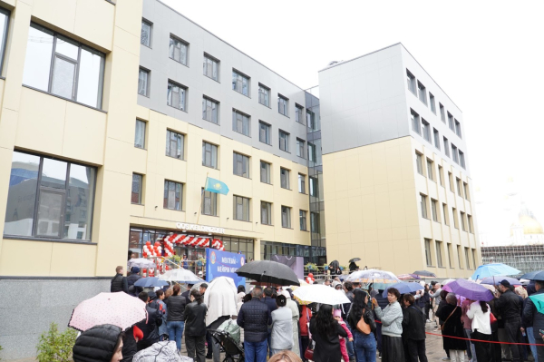 Роман Скляр поздравил учеников с Днем знаний