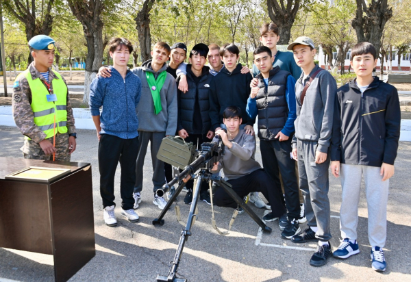 Юные патриоты посетили десантно-штурмовую бригаду Юные патриоты посетили десантно-штурмовую бригаду