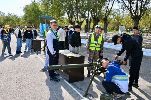 Юные патриоты посетили десантно-штурмовую бригаду Юные патриоты посетили десантно-штурмовую бригаду