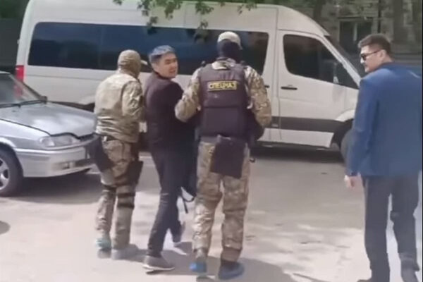 Правозащитнику Айдару Сыздыкову суд в Астане назначил пять лет общего режима