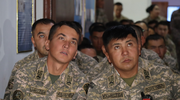 В Шымкентском гарнизоне организован коллективный просмотр Послания Президента страны