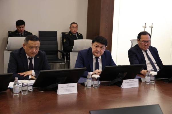 В Казахстане усилят контроль за незаконным вывозом ГСМ в приграничных регионах В Казахстане усилят контроль за незаконным вывозом ГСМ в приграничных регионах