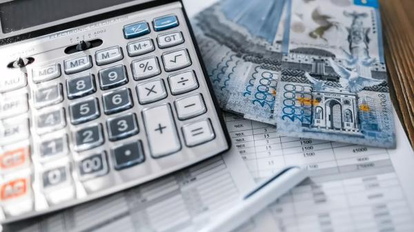 С 1 января 2025 года работников по договорам ГПХ уровняют в правах со штатниками в Казахстане | Inbusiness.kz