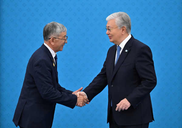 Токаев поздравил учителей с профессиональным праздником