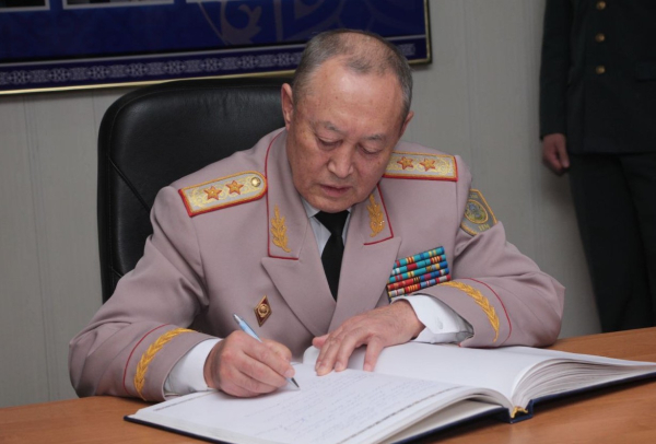 Военные и ветераны отметили День Республики Военные и ветераны отметили День Республики