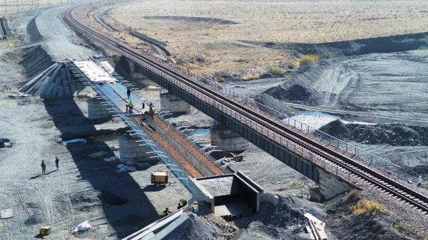 Казахстан построил 70% вторых путей на участке железной дороги из Китая Казахстан построил 70% вторых путей на участке железной дороги из Китая