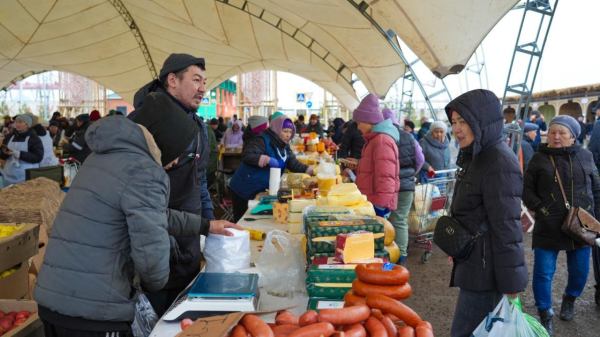 Последняя ярмарка года: 800 тонн фермерских продуктов и концерт для гостей Астаны Последняя ярмарка года: 800 тонн фермерских продуктов и концерт для гостей Астаны