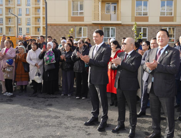 Почти триста очередников получили ключи от собственного жилья в Туркестане