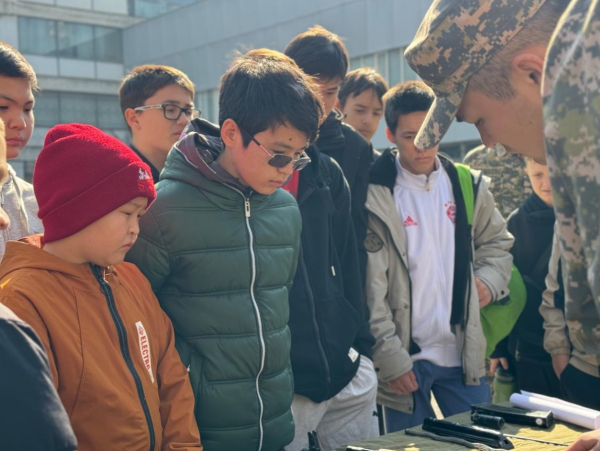 Алматинские школьники открыли для себя мир военной службы