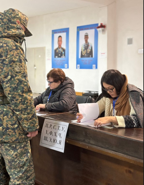 В Темиртау гвардейцы проголосовали на референдуме