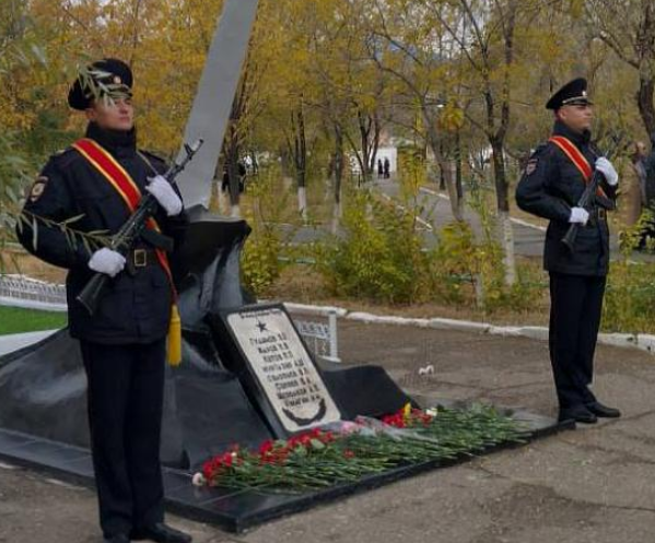 На Байконуре почтили память жертв катастроф 24 октября На Байконуре почтили память жертв катастроф 24 октября