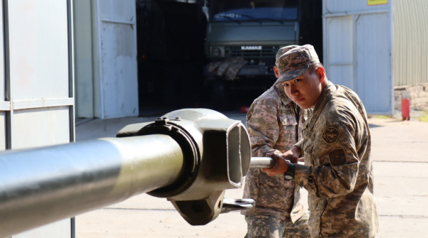 Шымкентский гарнизон переводит технику на зимний период Шымкентский гарнизон переводит технику на зимний период