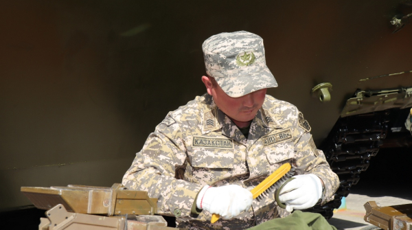 Шымкентский гарнизон переводит технику на зимний период Шымкентский гарнизон переводит технику на зимний период