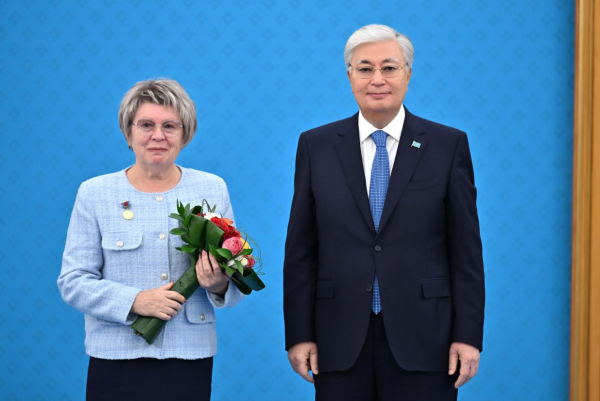 Токаев поздравил учителей с профессиональным праздником