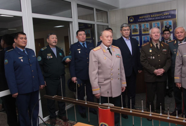 Военные и ветераны отметили День Республики Военные и ветераны отметили День Республики