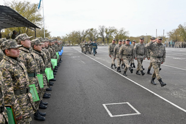 В инженерно-саперной бригаде Конаевского гарнизона торжественно проводили солдат домой