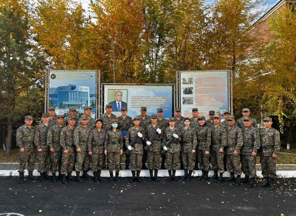 Девушки поклялись на верность Родине в Усть-Каменогорске Девушки поклялись на верность Родине в Усть-Каменогорске