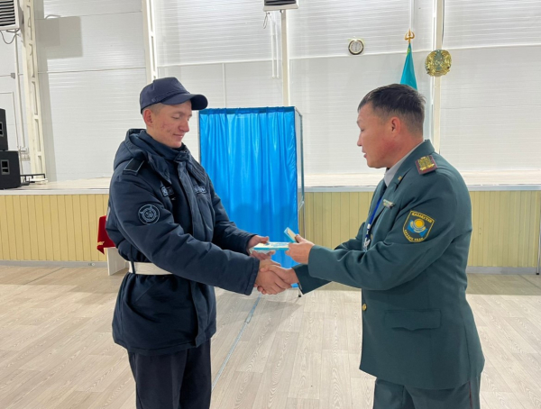 В Костанае первыми проголосовали военнослужащие В Костанае первыми проголосовали военнослужащие