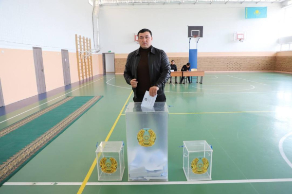 Знаменитые спортсмены Жетісу проголосовали на референдуме Знаменитые спортсмены Жетісу проголосовали на референдуме