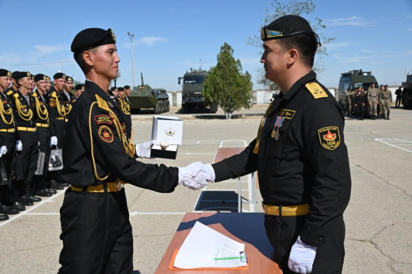 Более двух тысяч солдат Вооруженных сил награждены часами Более двух тысяч солдат Вооруженных сил награждены часами