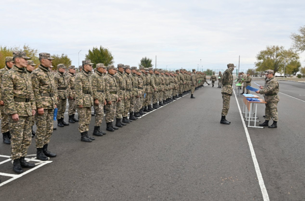В инженерно-саперной бригаде Конаевского гарнизона торжественно проводили солдат домой